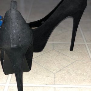 Black stiletto heels with platform toe!!